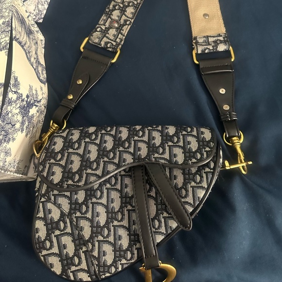 Likely worn Dior saddle bag. Comes with box no receipt. Selling as IS! - Picture 2 of 4